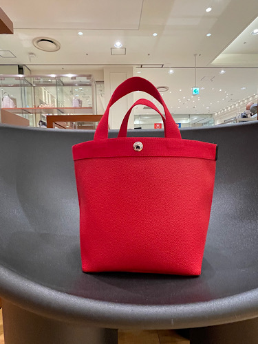 くらべてみました　～立川の赤と青～