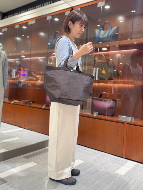 本日のみお値下げです、エルベシャペリエ、カーキ、数回使用、綺麗、 Herve Chapelier（エルベシャプリエ）の通販｜MAGASEEK